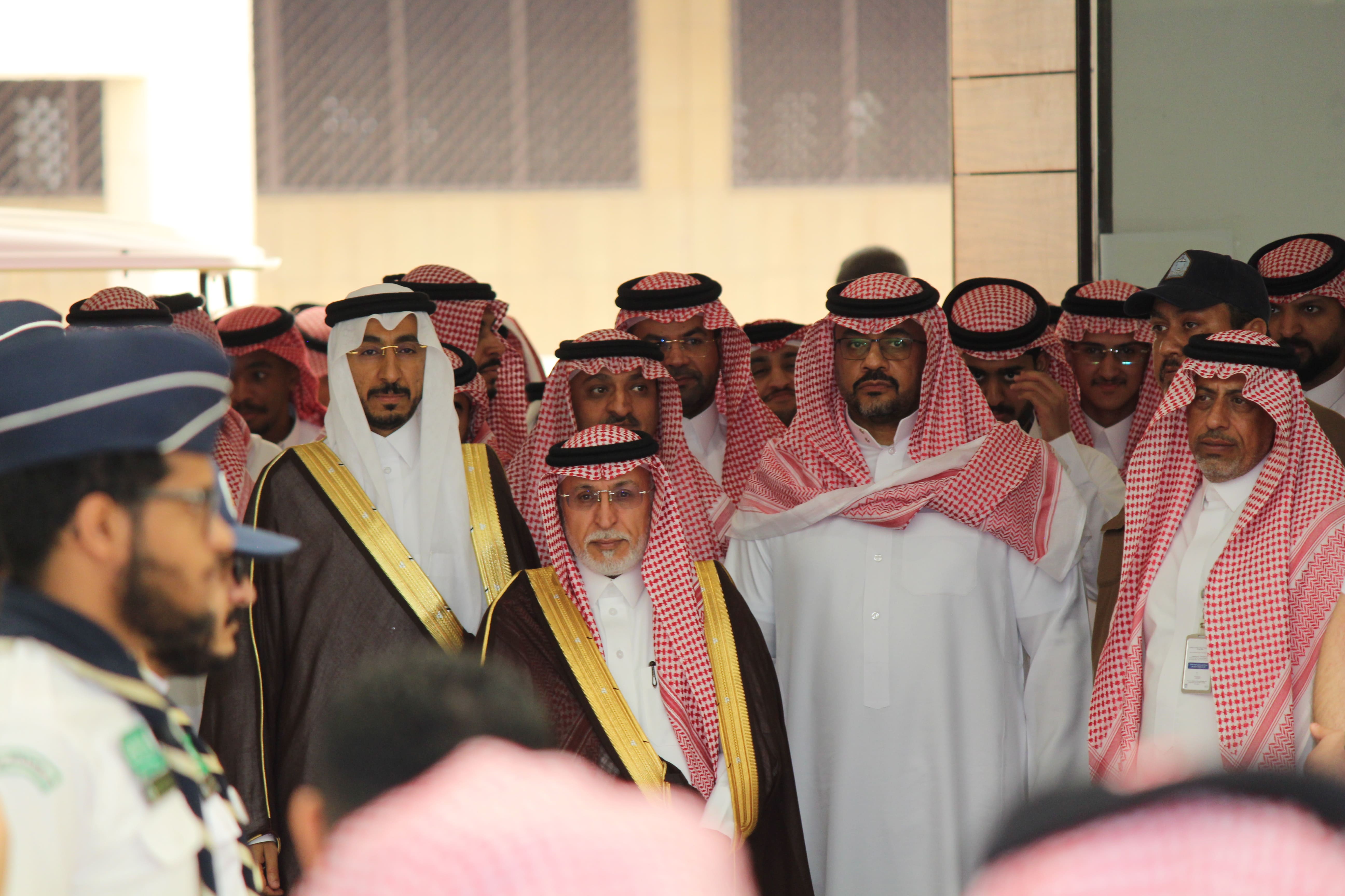 تحت رعاية أمير منطقة الرياض صاحب السمو الملكي الأمير فيصل بن بندر بن عبد العزيز آل سعود معالي رئيس الجامعة الأستاذ الدكتور أحمد بن سالم العامري يفتتح أسبوع المهنة بنسخته السادسة.
